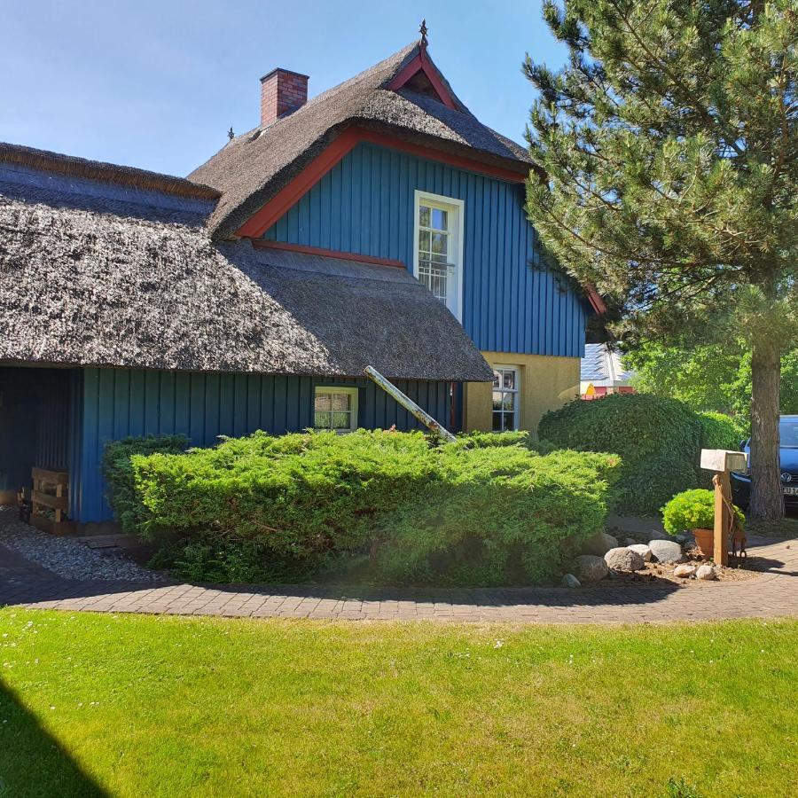 "Leuchtturmhaus" By Ferienhaus Strandgut Born Luaran gambar